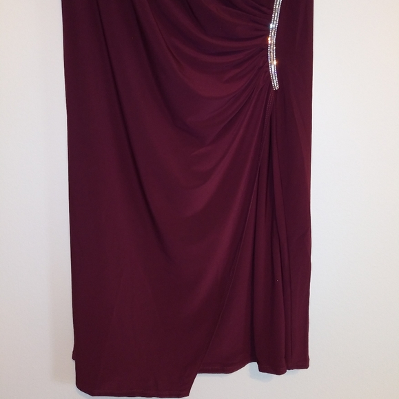 Dressy Sleeveless Embellished Sheath Dress - Picture 5 of 7